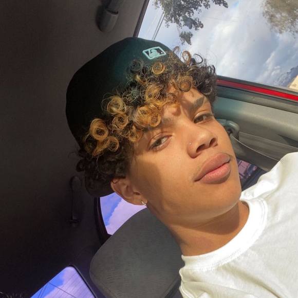 Profile Picture of Elijah Kincade (@kinkadeklan) on Poshmark