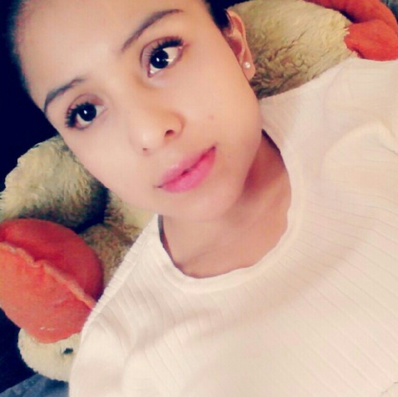 Profile Picture of Mary Santiago (@airam1088) on Poshmark