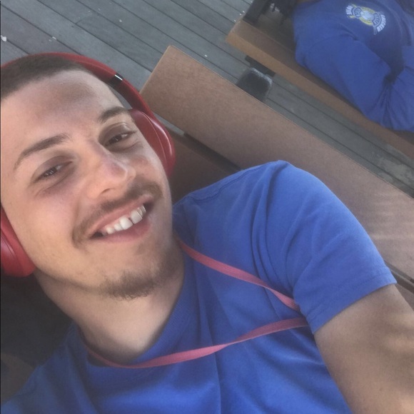 Profile Picture of Adrian Basea (@adrianbasea) on Poshmark