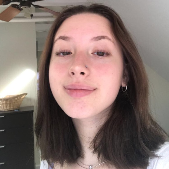Profile Picture of Sophie Satnick (@sophiesatnick) on Poshmark