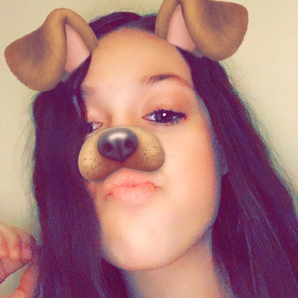 Profile Picture of Isabel Wilson (@isabeljolea8) on Poshmark