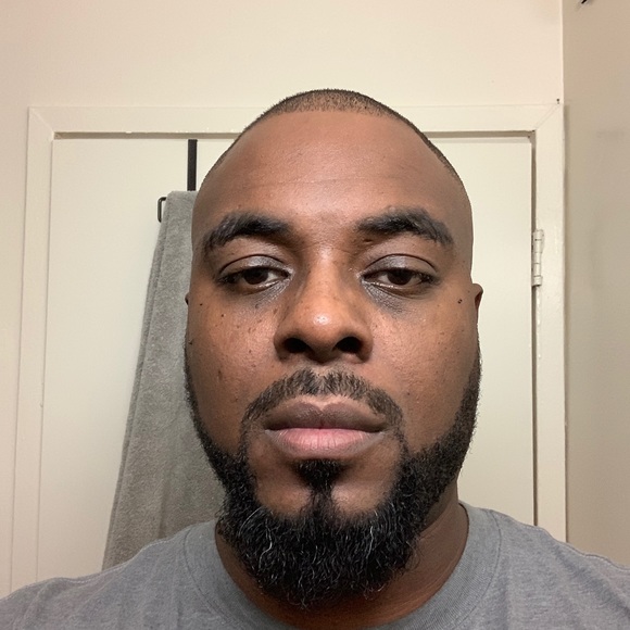 Profile Picture of Julio Alvarez (@julioalvarez206) on Poshmark