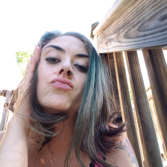 Profile Picture of Abi Skolnick (@vgnkitty) on Poshmark