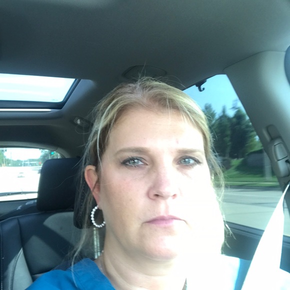 Profile Picture of Shelly Carroll (@micarrol) on Poshmark
