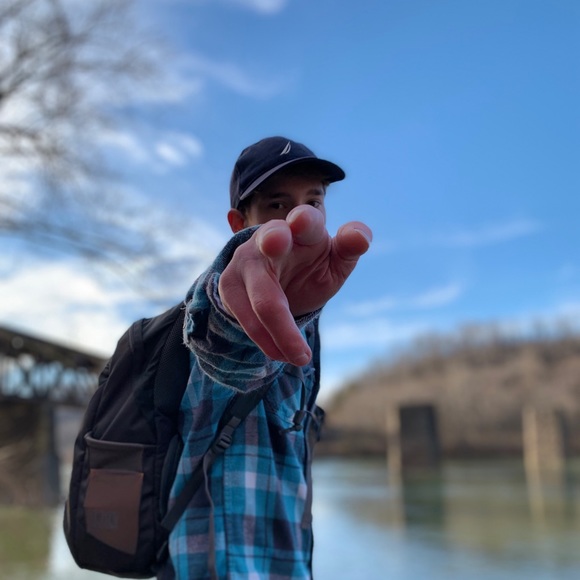 Profile Picture of Andrew Cunningham (@xdrw) on Poshmark