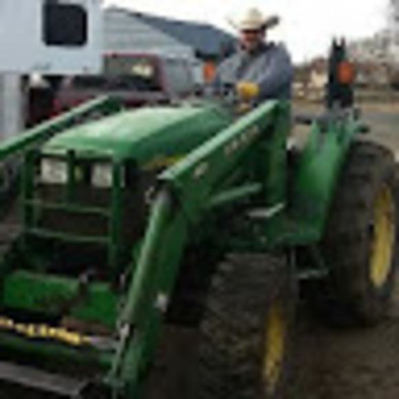 Profile Picture of Matthew Gilbertson (@matthewgilbe107) on Poshmark