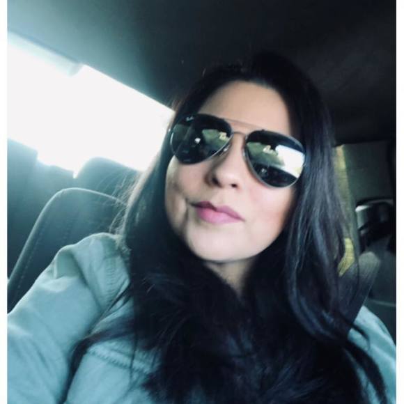 Profile Picture of Erika Hernandez (@hdzerika) on Poshmark