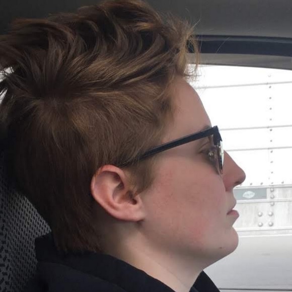 Profile Picture of Tara Newlin (@newlintarac) on Poshmark