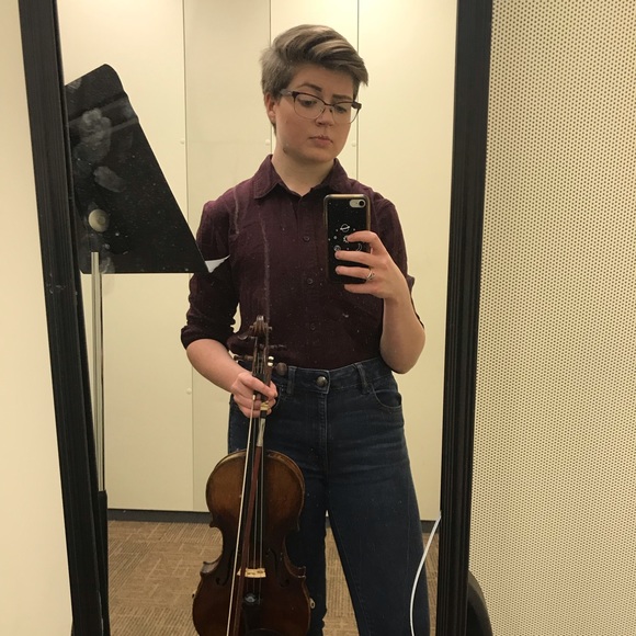 Profile Picture of Sarah Elert (@neptuningfork) on Poshmark