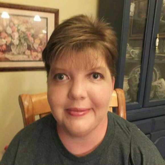 Profile Picture of Tonya Trent (@ttrent24) on Poshmark