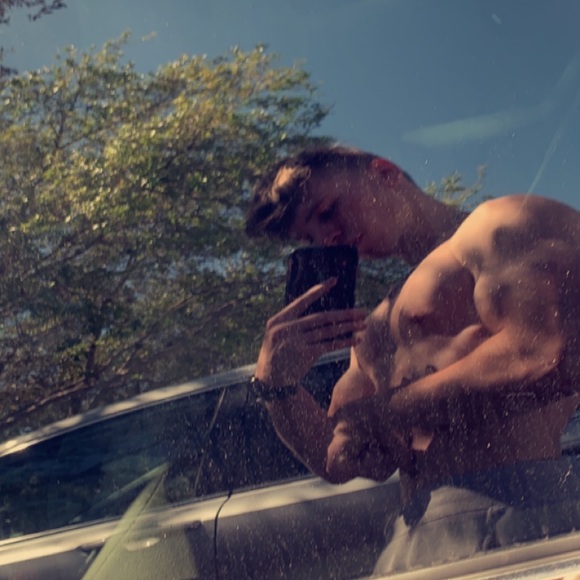 Cameron Mleko - Poshmark Profile Picture of Cameron Mleko (@cameronmleko) on Poshmark