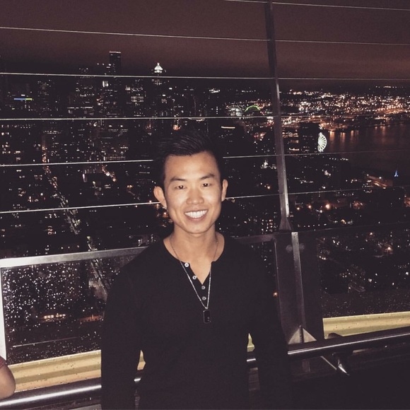 Profile Picture of Kenny Wong (@kennywong) on Poshmark