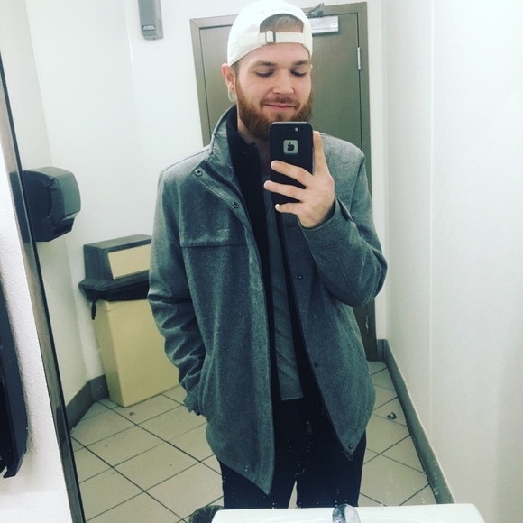 Profile Picture of Christopher Nesselrode (@tnessel1996) on Poshmark