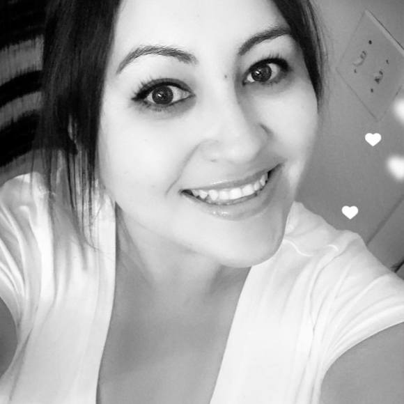 Profile Picture of Columba Rochiin (@columba09) on Poshmark