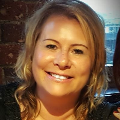 Profile Picture of Linzi Smith (@linzismith74) on Twitter
