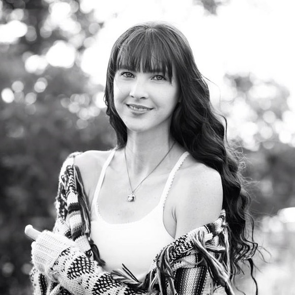 Profile Picture of Amber Kanady (@joyfulamber) on Poshmark