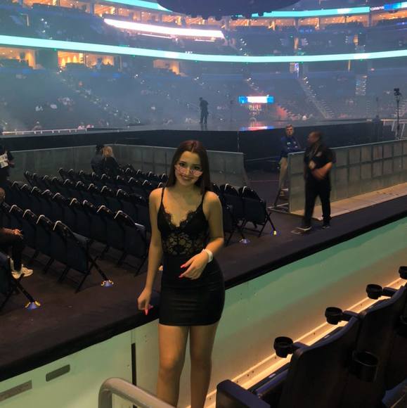 Profile Picture of Heather Castro (@heathercastr769) on Poshmark