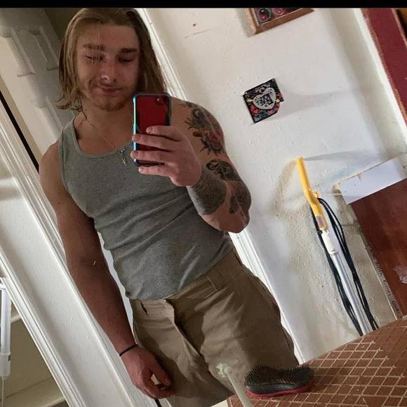 Profile Photo of Steven Bond (@stevenbond420) on Poshmark