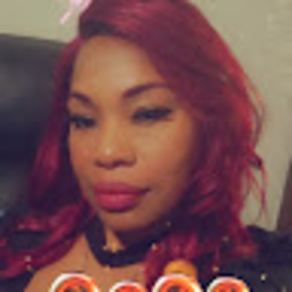 Profile Picture of Lawana Reliford (@lawanareliford) on Poshmark