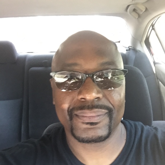 Profile Picture of Derrick Horton (@hortondh) on Poshmark