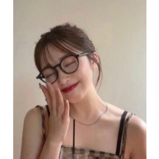 Profile Picture of 柔 . (@mil__.room) on Tiktok