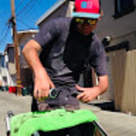 Profile Picture of Matt Robison (@mrobison000) on Poshmark
