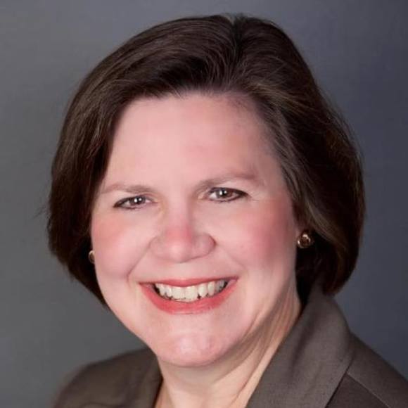 Profile Picture of April Heinze (@aprilheinze) on Poshmark