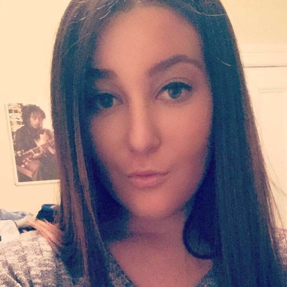 Profile Picture of Jessica Ditkowsky (@jessicadeedee) on Poshmark