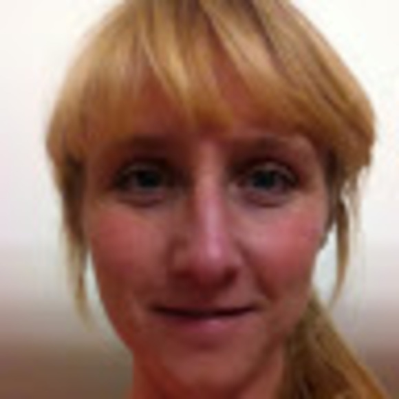 Profile Picture of Anna Rickards (@annarickards) on Poshmark