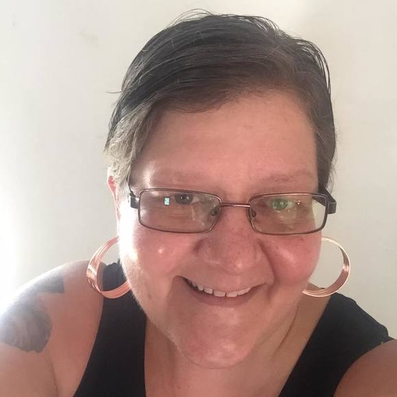 Profile Picture of Kimmie Bertok young (@jcsetmefree) on Poshmark