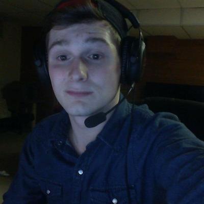 Profile Picture of Adam Proulx (@CreamyboyEzPz) on Twitter