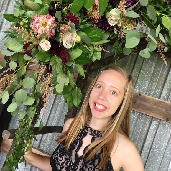 Profile Picture of Ashley Judith (@akrutzig) on Poshmark