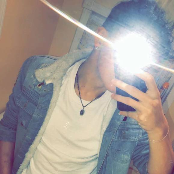 Profile Picture of Joseph Levesque (@josephlevesq571) on Poshmark