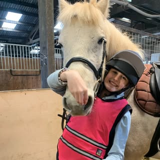 Profile Picture of Stacey Hanlon (@staceyfitzsimmons) on Instagram