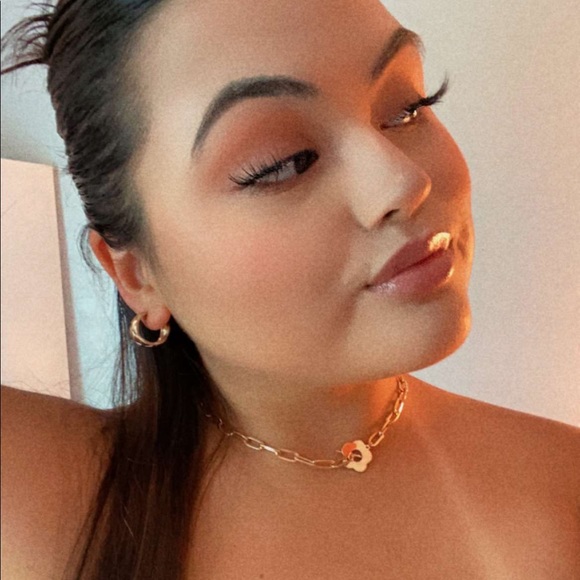 Audrey Galvan - Poshmark Profile Picture of Audrey Galvan (@audreygalvan) on Poshmark