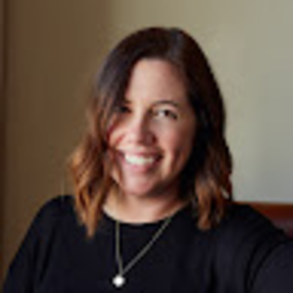 Profile Picture of Julia Mccracken (@juliamccrack833) on Poshmark