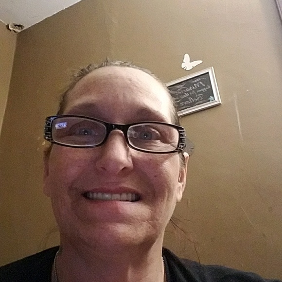 Profile Picture of Sandra Holt (@sandyholt269) on Poshmark