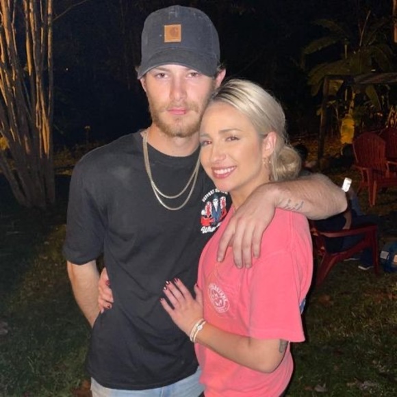 Profile Picture of Kaitlyn Theriot (@kaitlyn_theriot) on Poshmark