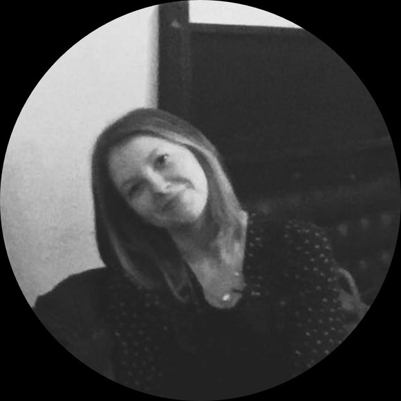 Profile Picture of Rebecca Stanwick (@rebeccastanwick) on Poshmark