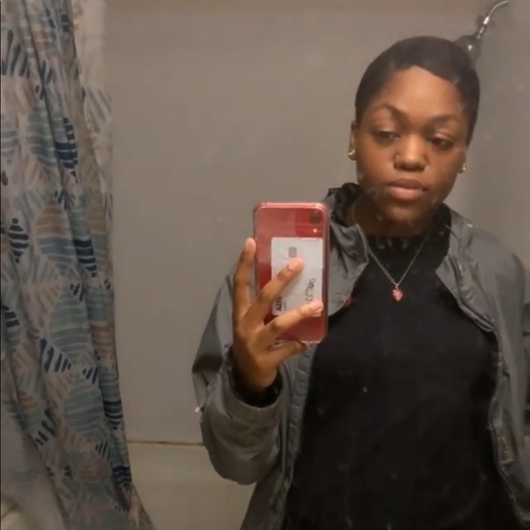 Profile Picture of Chrissy Harrell (@mvpcriste) on Poshmark