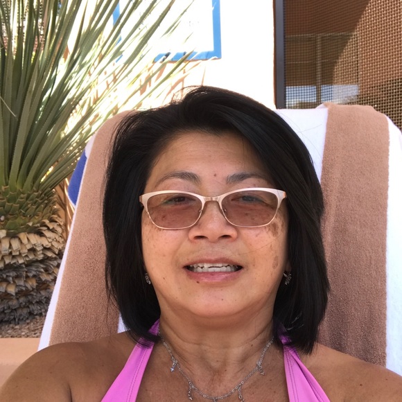 Profile Picture of Yuling Lin (@yulinglin) on Poshmark