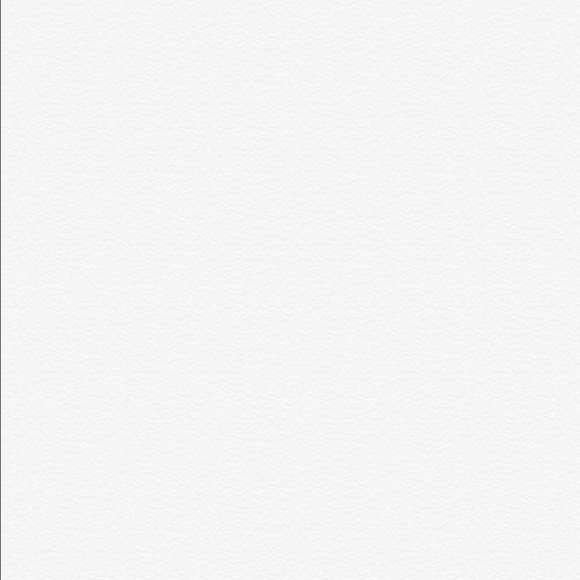 Profile Picture of Bush Bush (@ardae2323) on Poshmark