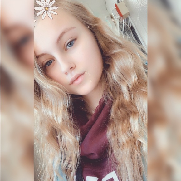 Profile Picture of Ariana Mcgee (@arianaomg1214) on Poshmark