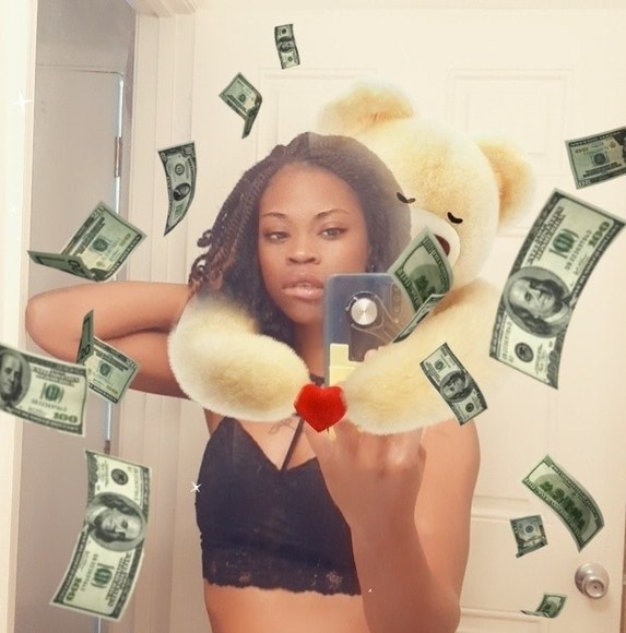 Profile Picture of Kaneisha Spady (@queenluscious) on Poshmark
