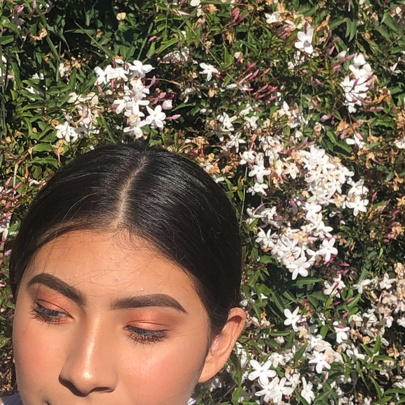 Profile Picture of Amber Barajas (@amberbarajas999) on Poshmark