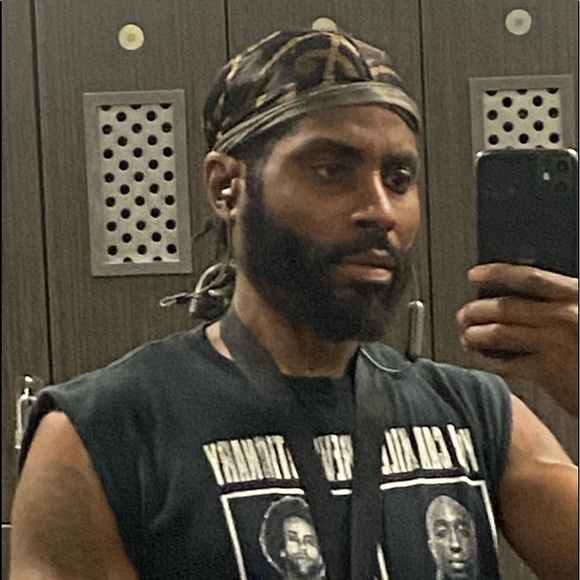 Profile Picture of Brian Mathis (@brianmathis878) on Poshmark