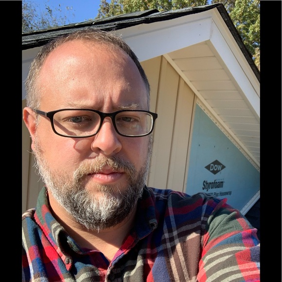 Profile Picture of Chris Arthur (@chrisa3737) on Poshmark