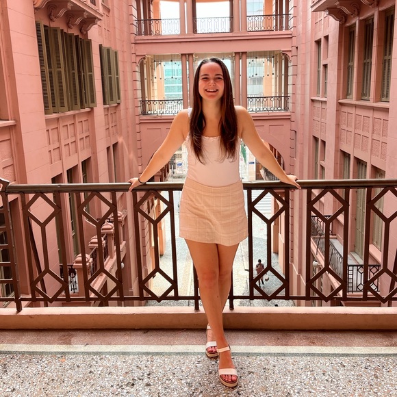 Profile Picture of Grace Moyer (@graceemoyer) on Poshmark