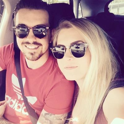 Profile Picture of Danielle Pearson (@tweetgirl21) on Twitter