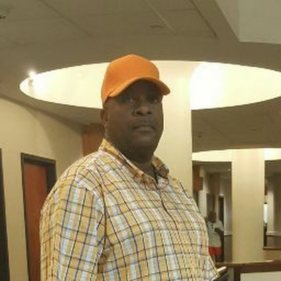 Profile Picture of Kevin Hardts (@khardts3333) on Poshmark